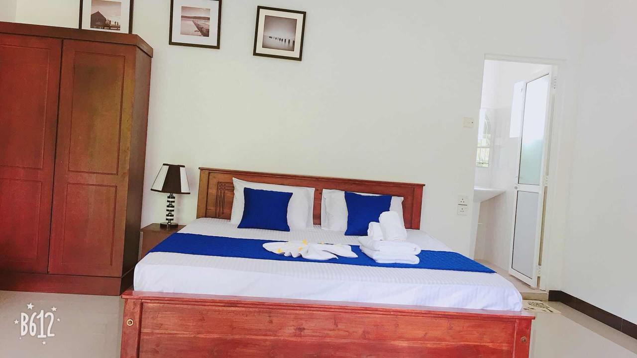 Blue Whale Holiday Hotel มิริสซา ภายนอก รูปภาพ