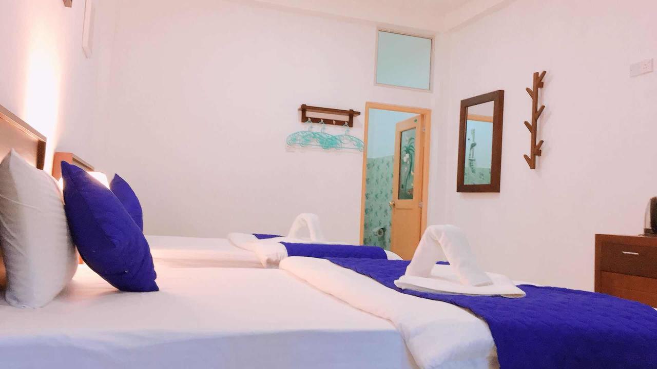 Blue Whale Holiday Hotel มิริสซา ภายนอก รูปภาพ