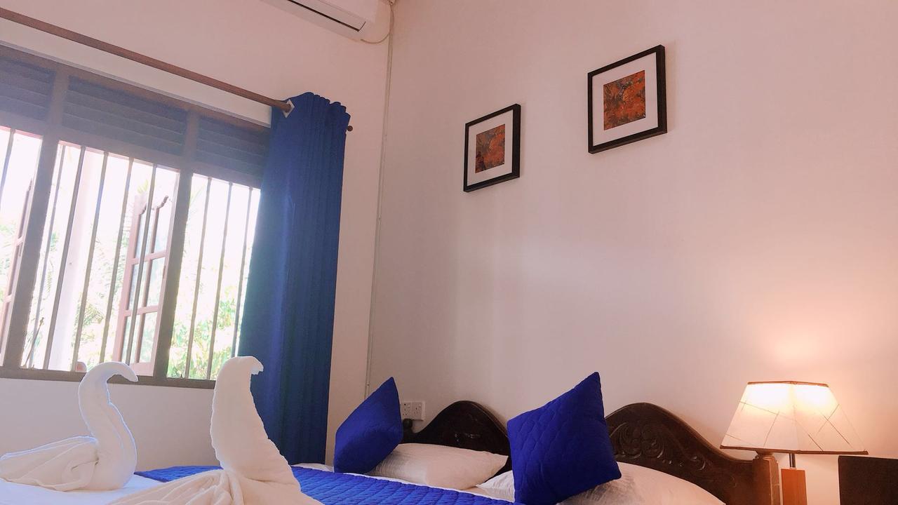Blue Whale Holiday Hotel มิริสซา ภายนอก รูปภาพ