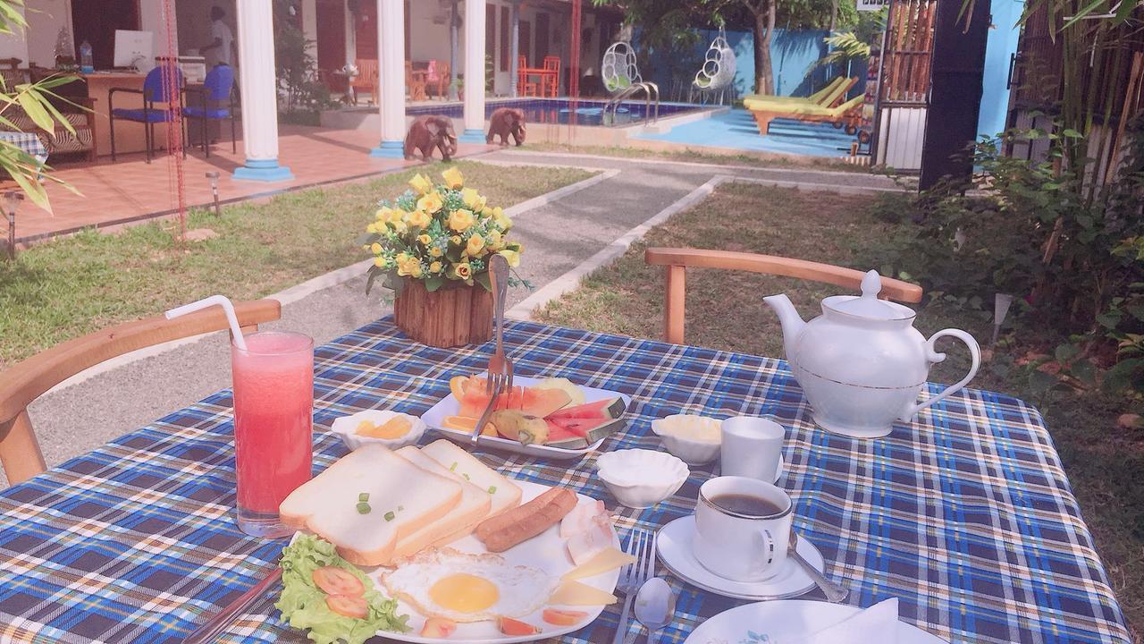Blue Whale Holiday Hotel มิริสซา ภายนอก รูปภาพ