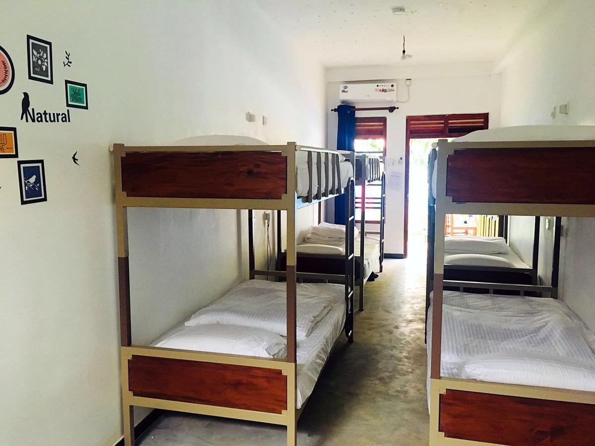 Blue Whale Holiday Hotel มิริสซา ภายนอก รูปภาพ