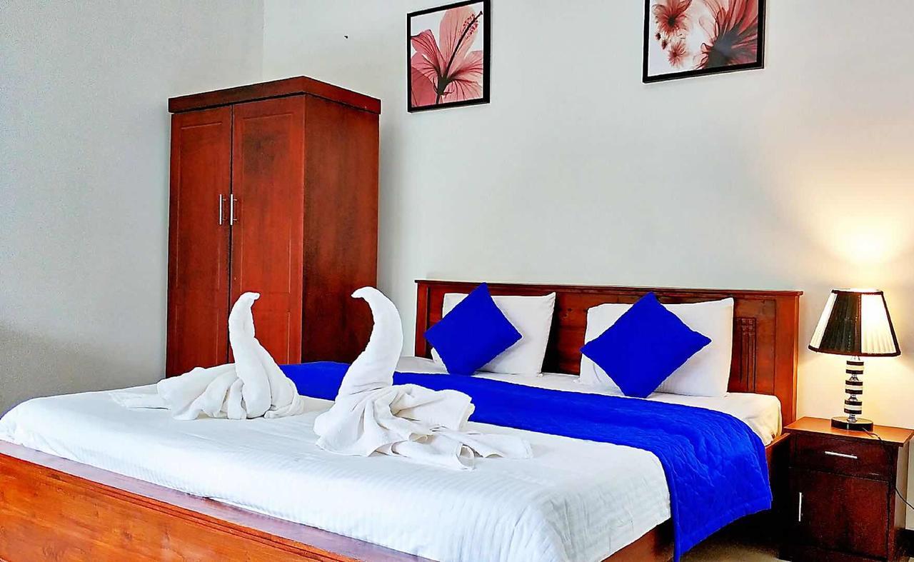 Blue Whale Holiday Hotel มิริสซา ภายนอก รูปภาพ