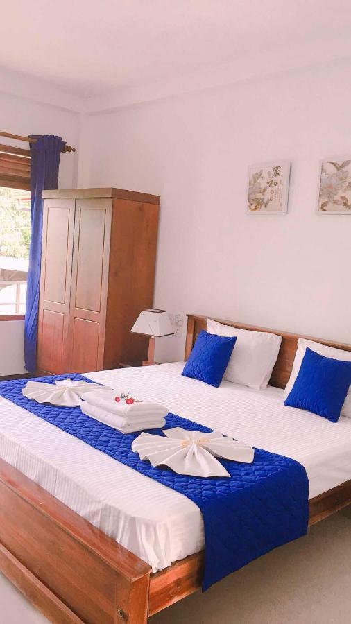 Blue Whale Holiday Hotel มิริสซา ภายนอก รูปภาพ