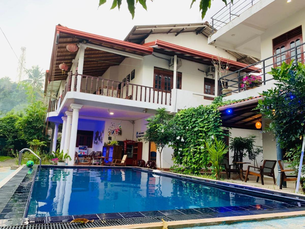 Blue Whale Holiday Hotel มิริสซา ภายนอก รูปภาพ